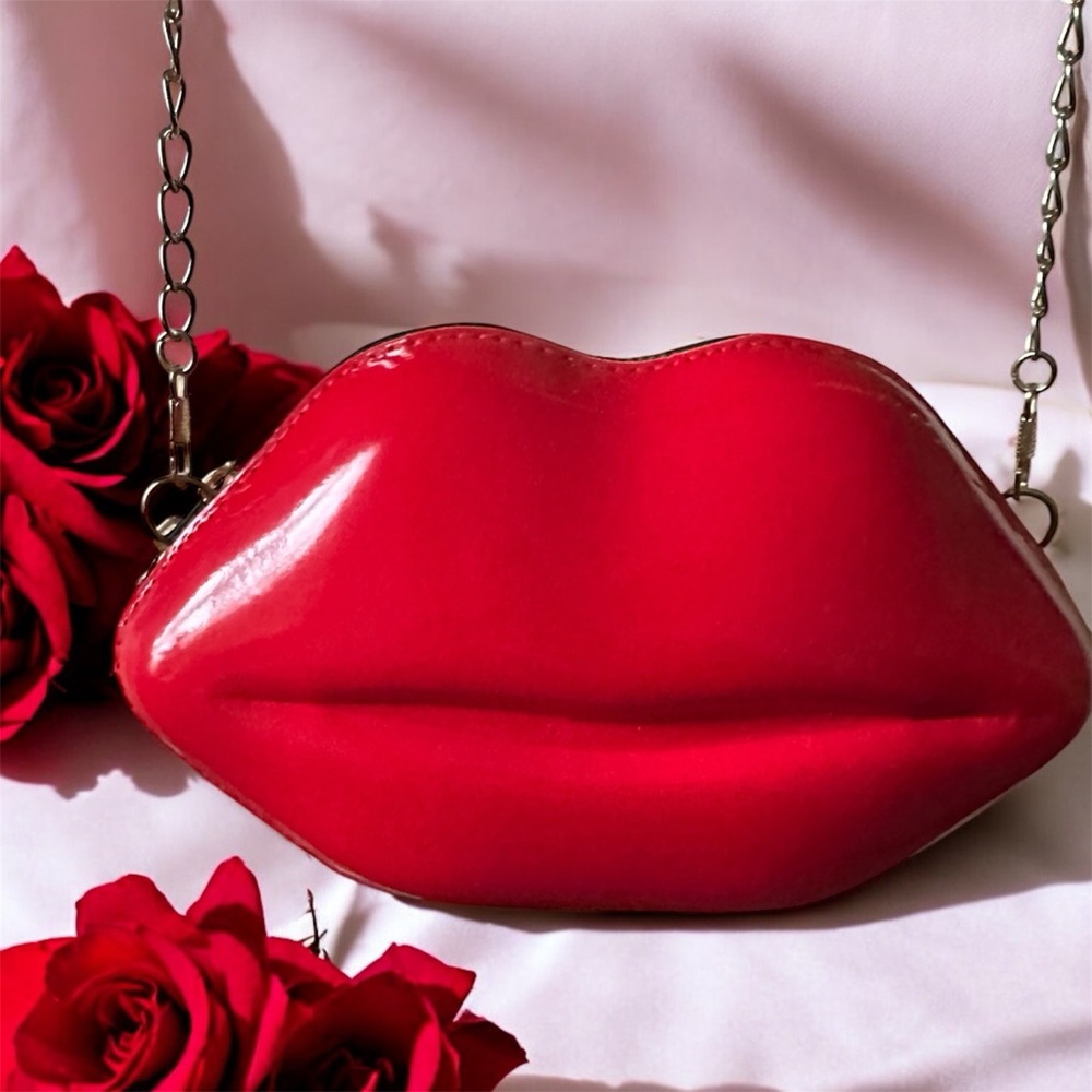 Red Lip-Shaped Women's Bag